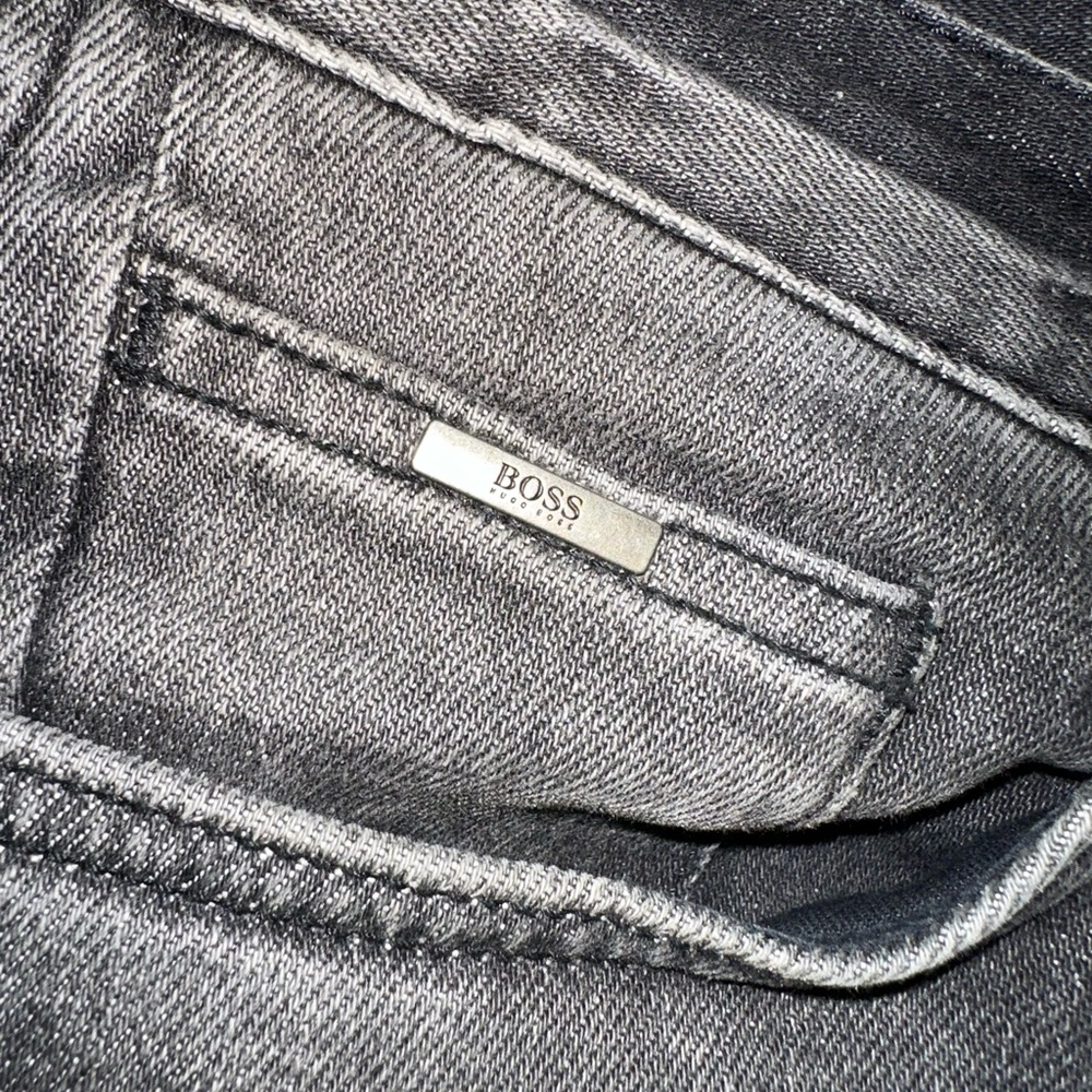 Hugo Boss - Picture 7 of 7